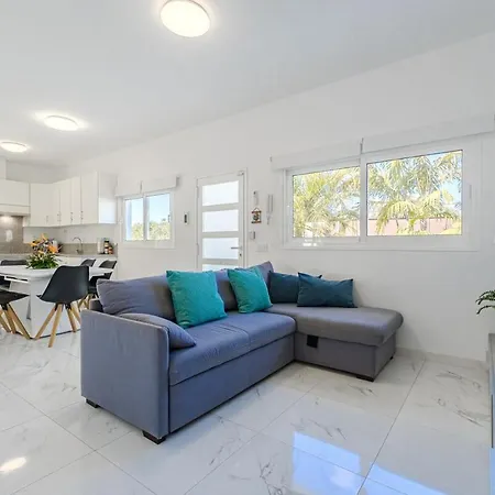 Ave Del Paraiso וילה ארונה